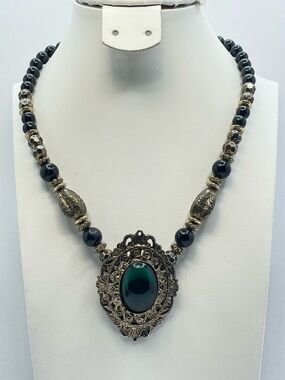Vintage Korea Gold Tone Green Cat Eye Pendant Statement Necklace